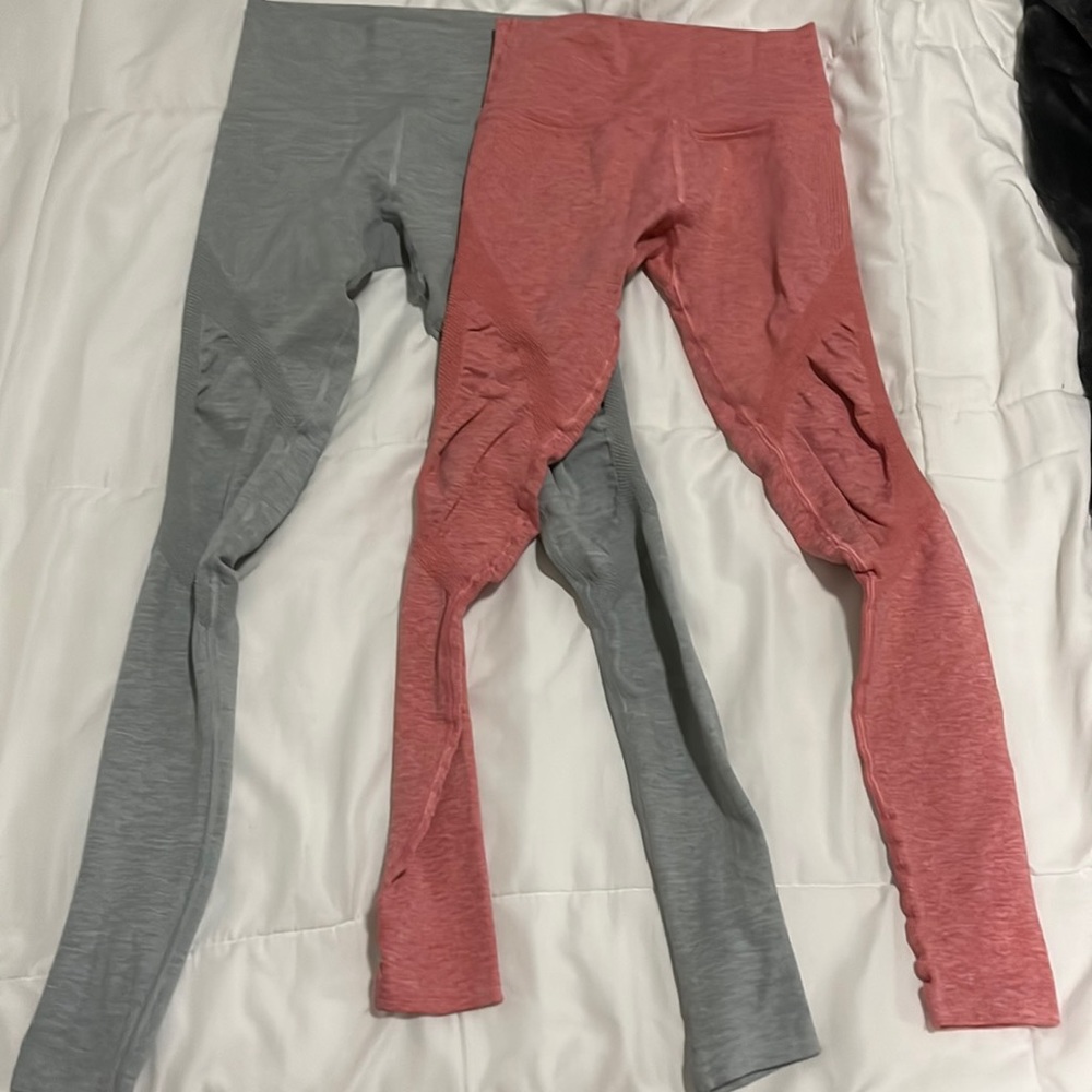 Pair of XS Alphalete areo leggings